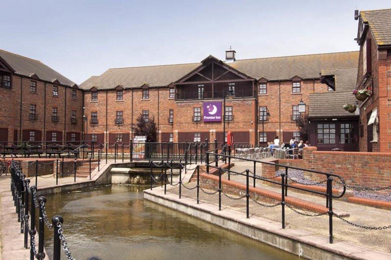 Premier Inn Milton Keynes South West Bagian luar foto