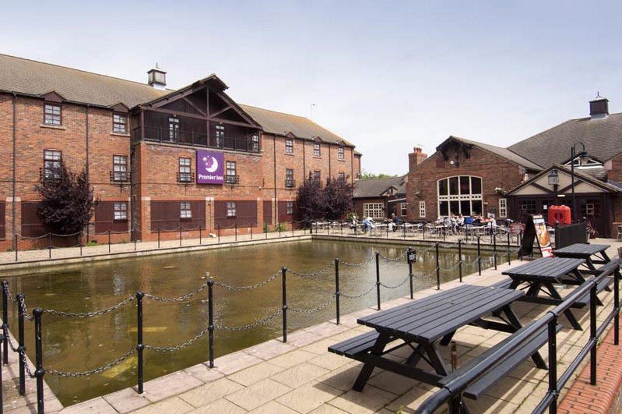 Premier Inn Milton Keynes South West Bagian luar foto