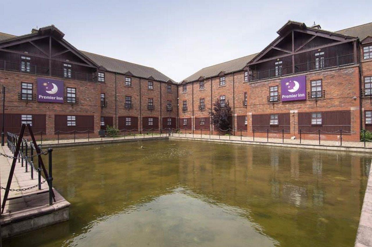 Premier Inn Milton Keynes South West Bagian luar foto