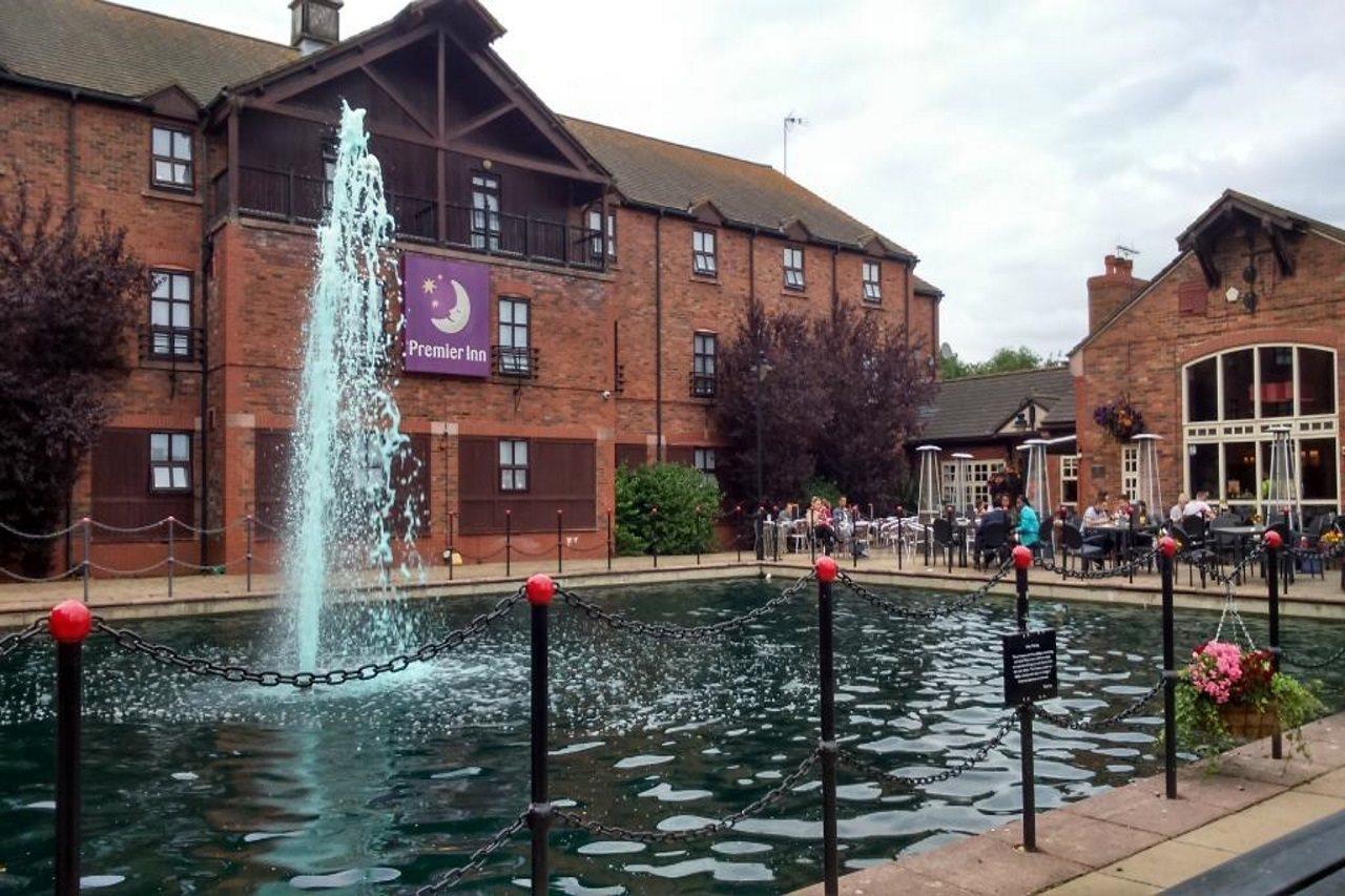 Premier Inn Milton Keynes South West Bagian luar foto