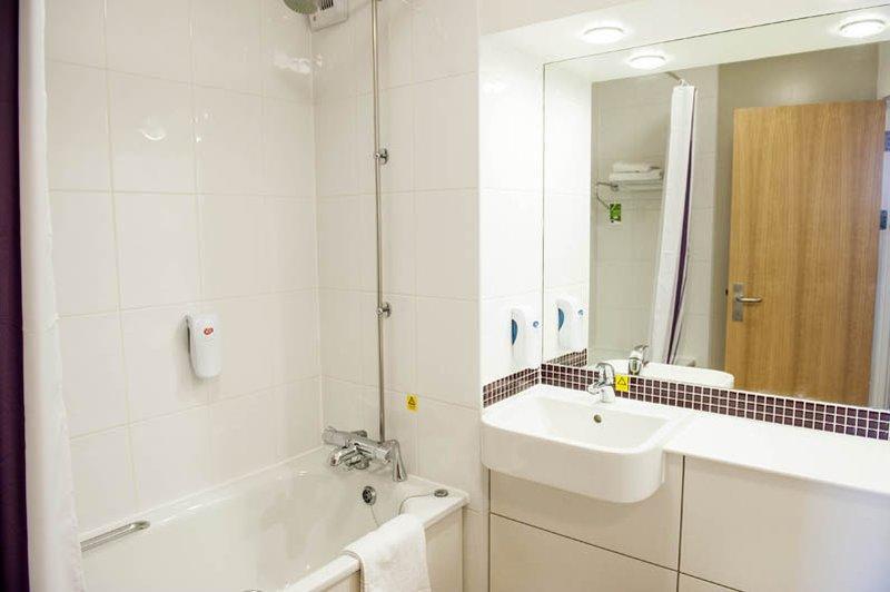 Premier Inn Milton Keynes South West Bagian luar foto